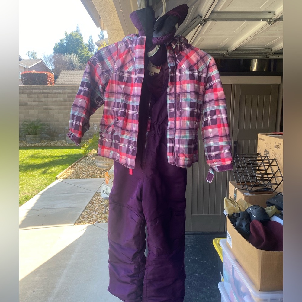 Set! Cherokee snow jacket, bib overall snow suit, mittens, boots Rugged Outback